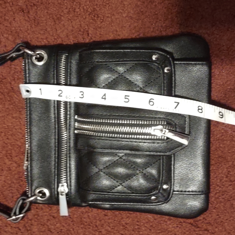 Crossbody leather looking purse. - Picture 4 of 9